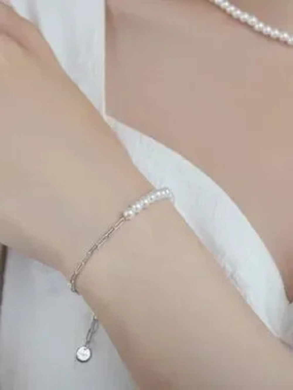 Silver Chain Bracelet with White Pearls